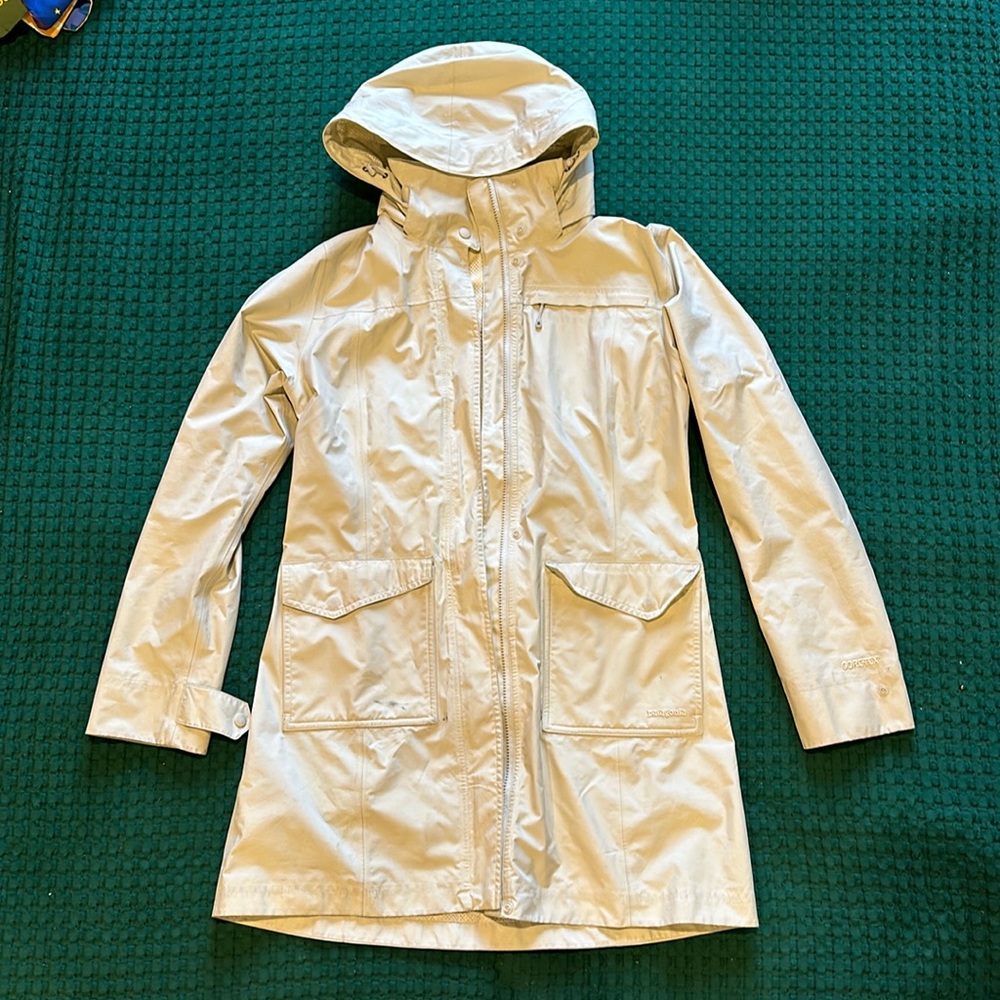 Women’s Patagonia Shell cream color size M